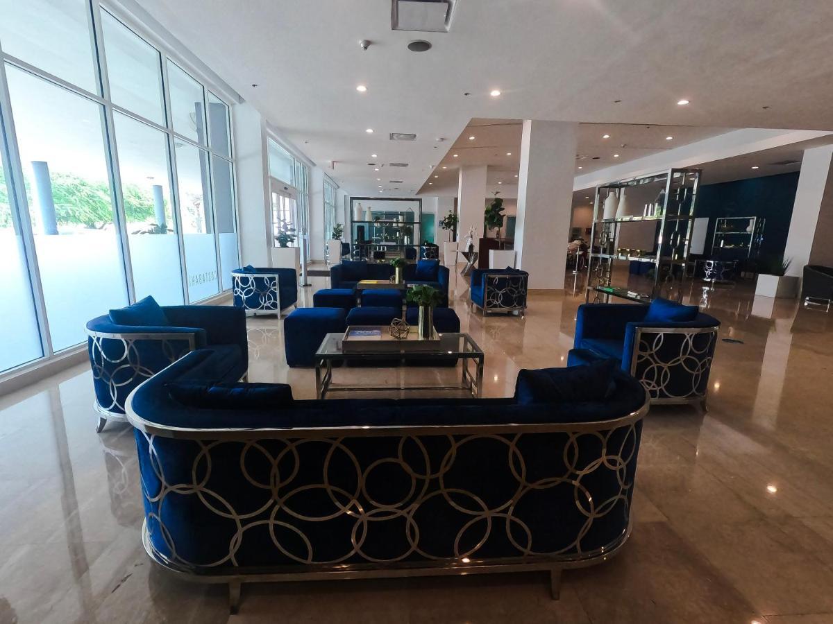 Costa Bahia Hotel, Convention Center And Casino 과야닐라 외부 사진
