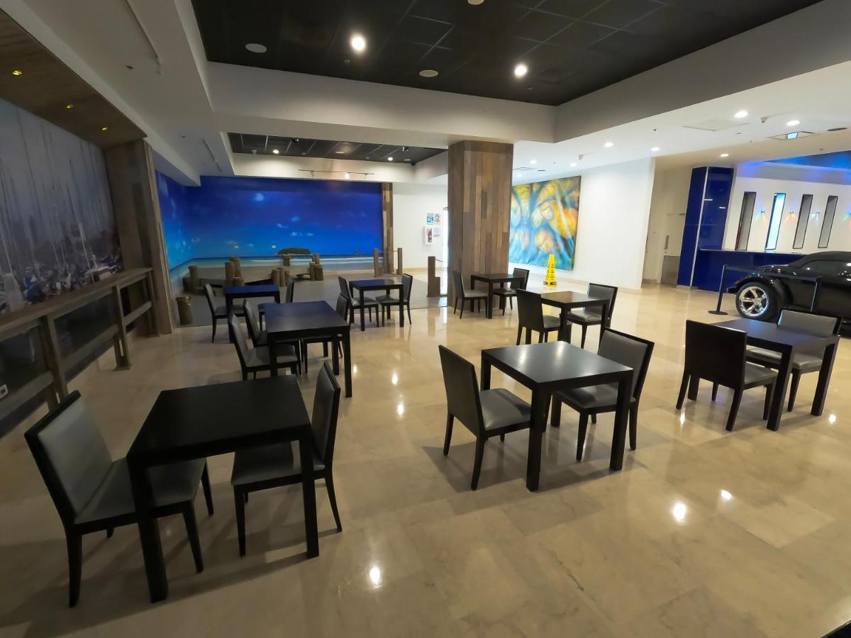 Costa Bahia Hotel, Convention Center And Casino 과야닐라 외부 사진