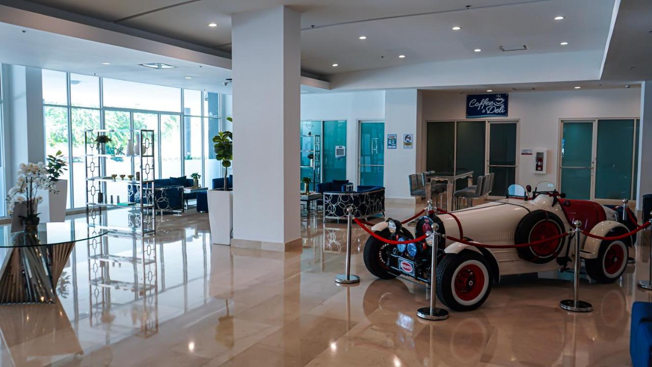 Costa Bahia Hotel, Convention Center And Casino 과야닐라 외부 사진