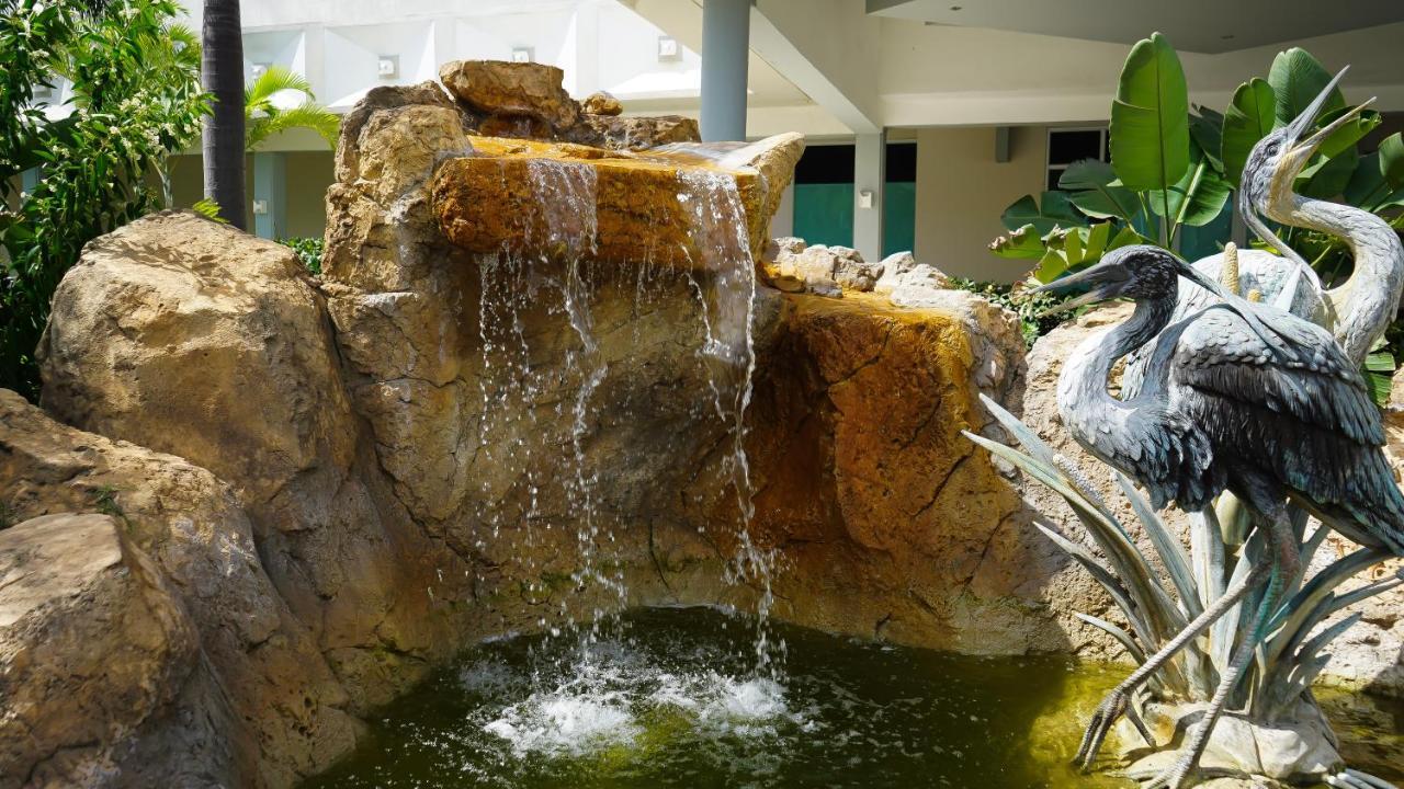 Costa Bahia Hotel, Convention Center And Casino 과야닐라 외부 사진