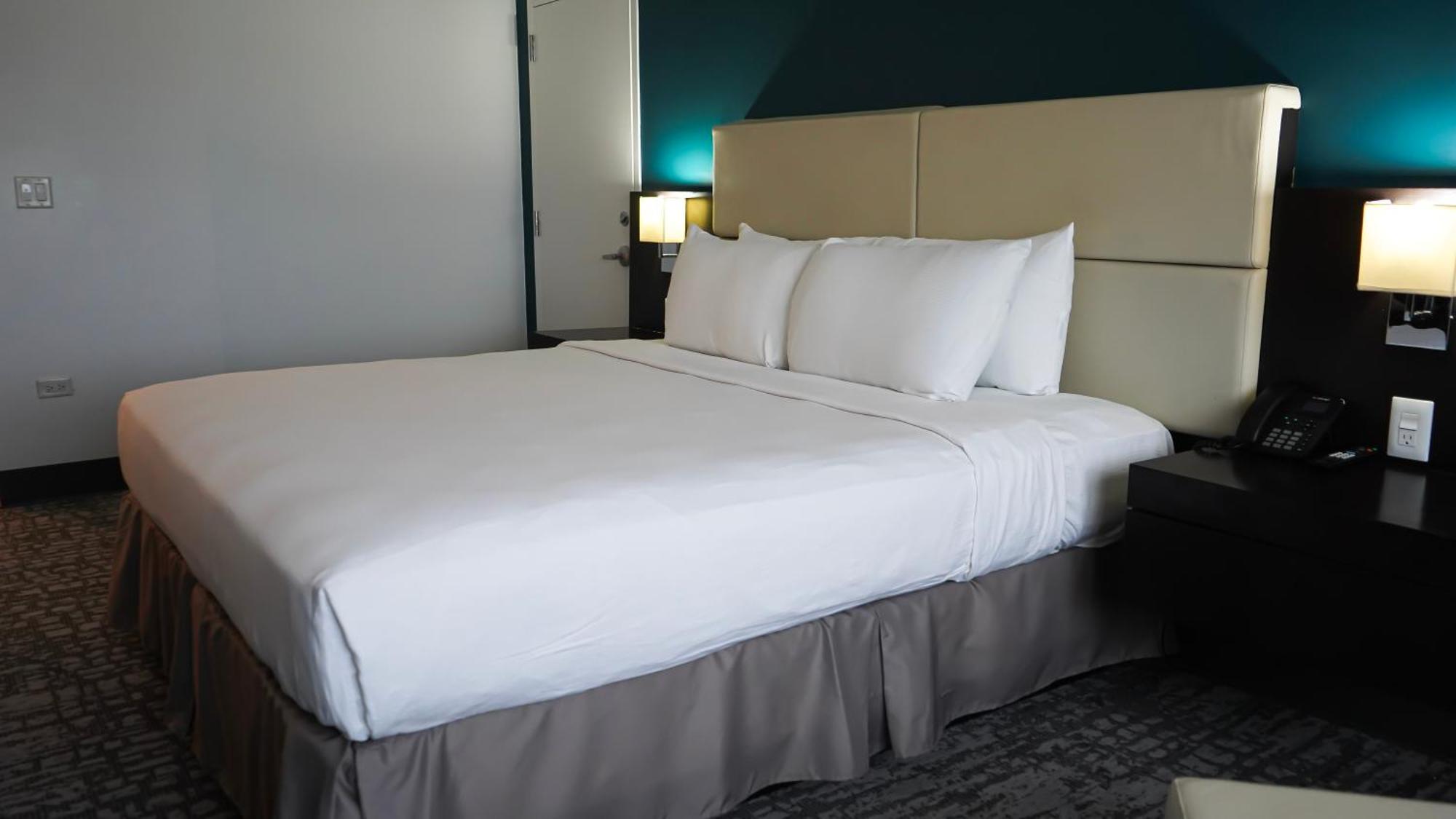 Costa Bahia Hotel, Convention Center And Casino 과야닐라 외부 사진